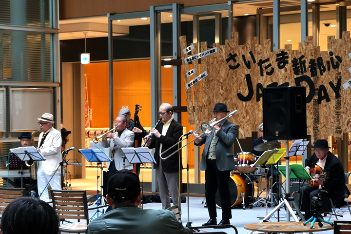 地域演奏の様子